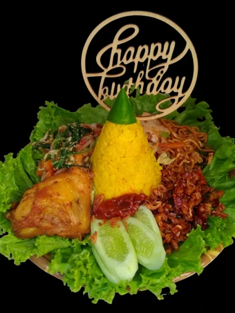 Langkah Gampang Membikin Resep Nasi Kuning Magic Com untuk Tumpeng Mini yang Enak Banget Anti Ribet, Uenak Banget