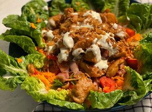 Foto principal de Ensalada Lousiana con salsa ranch