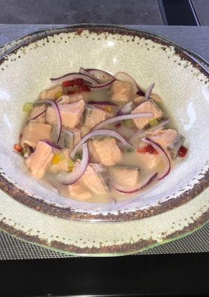 Una foto de Ceviche de salmón