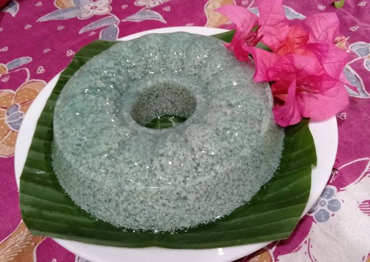 Puding lumut bunga telang