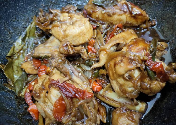 Cara Gampang Menyiapkan Ayam kecap pedas enak dapet pujian dari suami, Enak Banget