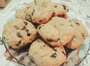 Una foto de Galletitas con chips 🍪 rellenas de Nutella (cookies)