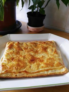 Una foto de Hojaldre de pollo con verduras