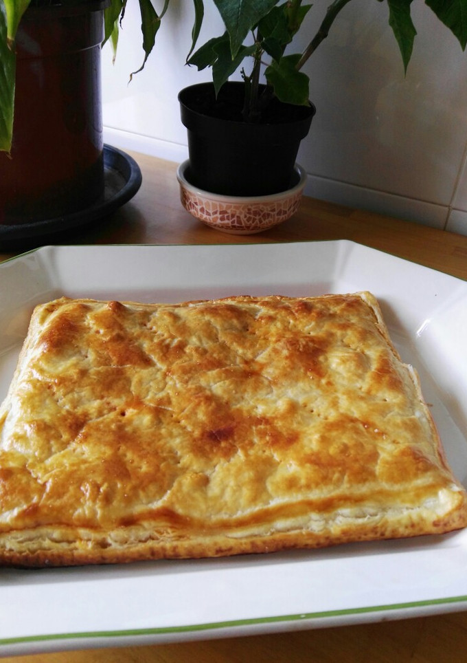 Una foto de Hojaldre de pollo con verduras