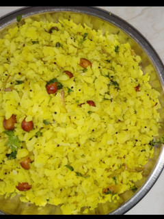 पोहा (poha recipe in Hindi) रेसिपी मुख्य फोटो