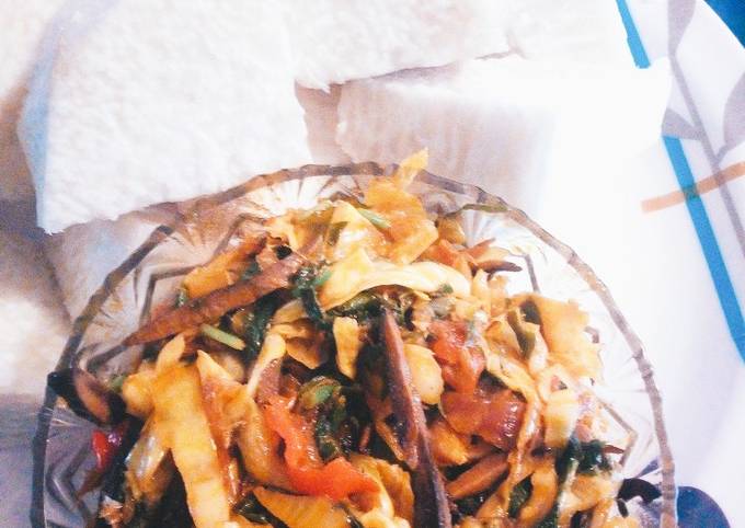 Steps to Prepare Super Quick Homemade Cabbage sauce and boiled yam