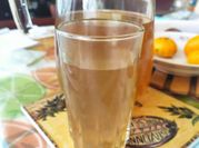 Una foto de refresco de limón