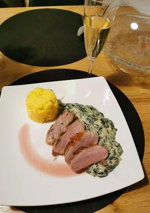 Szűzpecsenye sajtos spenóttal🥬 recept fotója