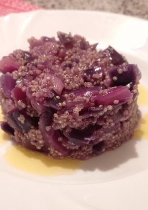 Foto di Quinoa con cavolo cappuccio viola