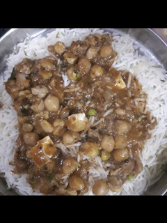छोले चावल (chole chawal recipe in Hindi) रेसिपी मुख्य फोटो