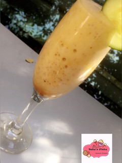 A picture of Banana smoothie.