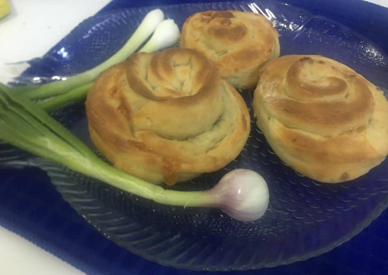 Rose shape chicken bread