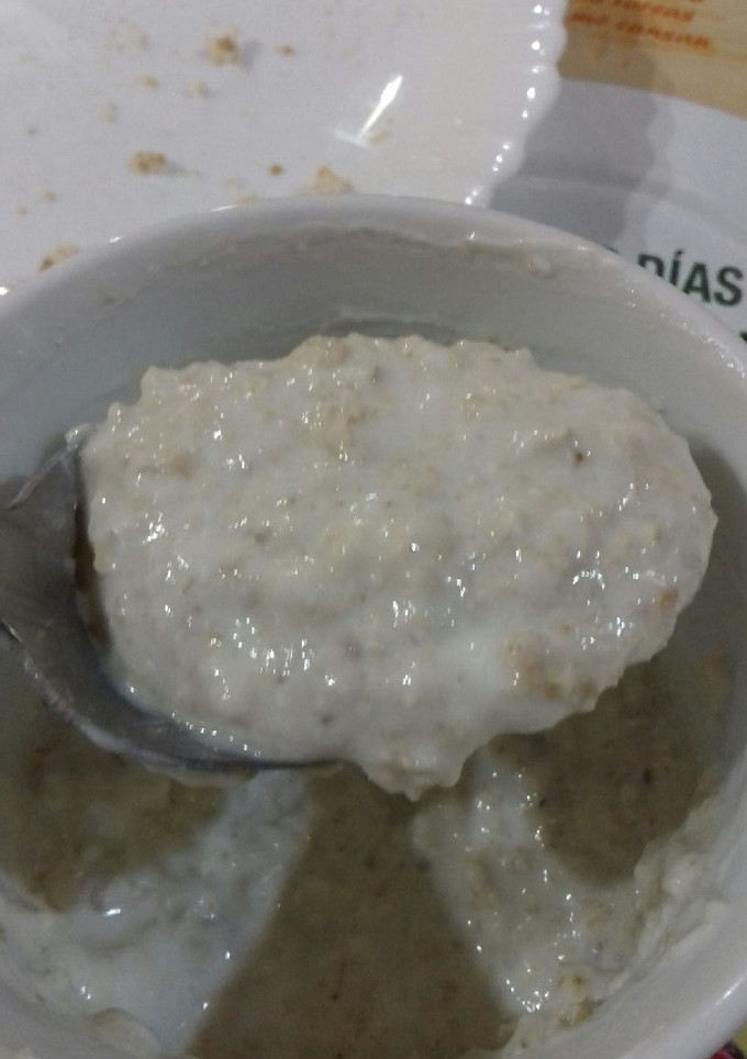 Una foto de Desayuno avena con yogurt