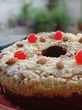 Budín de cerezas y frutos secos con crumble