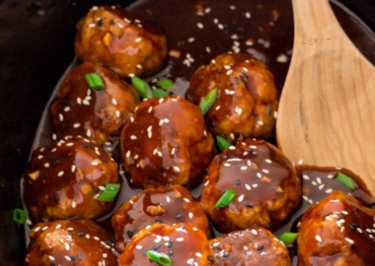 Sriracha butter chicken meatballs