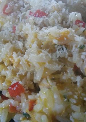 Una foto de Arroz con pollo y verduras 😀