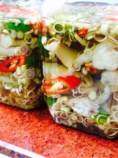 Hình của món Chân gà ngâm sả ớt.