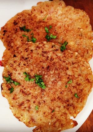 A picture of Saboodana aloo pan cake.