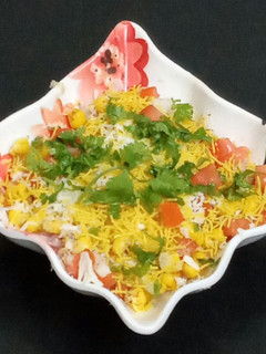 કોર્ન ભેળ (Corn Bhel Recipe In Gujarati) રેસીપી મુખ્ય ફોટો