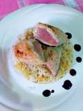 Solomillo de bonito del Mediterráneo al punto con arroz marinado