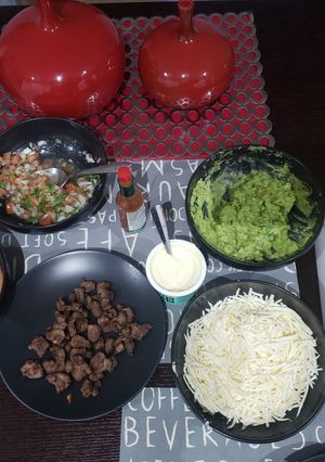 Una foto de Tacos mexicanos 🌮🌮🌮
