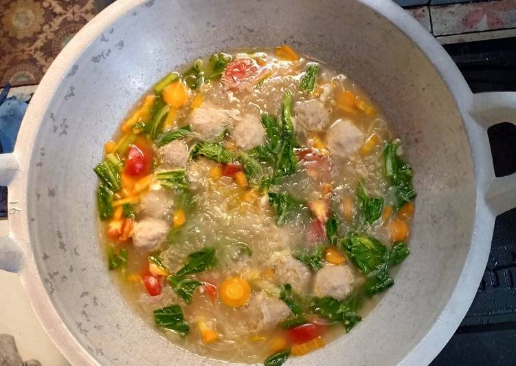 Bumbu mengolah Sup Bakso Bihun Putih yang Menggugah Selera