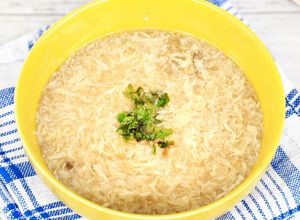 Foto resep Egg Drop Soup (Sup Serabut Telur)