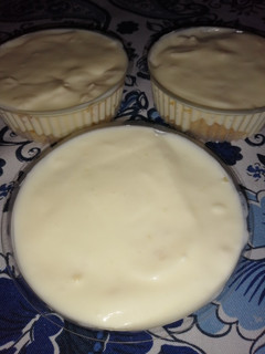 Una foto de Postrecitos con mousse de limón