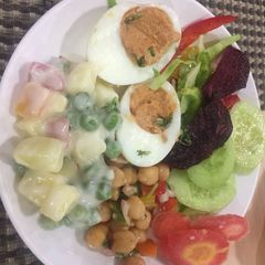 A picture of Healthy egg chickpeas mayonnaise salad.