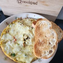 A picture of Chicken Cheese Omelate.