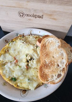 A picture of Chicken Cheese Omelate.