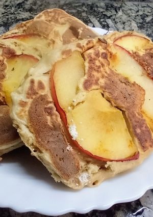 Una foto de Pancakes de avena y manzana