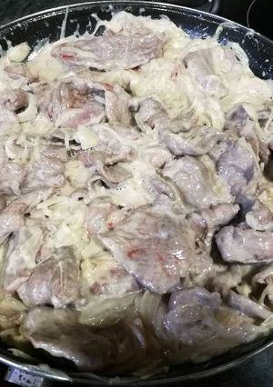 Una foto de Filetes encebollados con queso