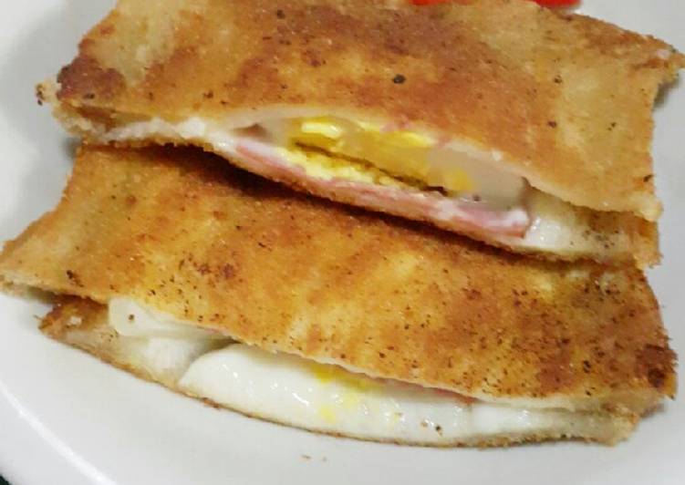 Risoles mayo roti tawar