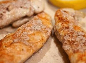 Una foto de Pollo con salsa sharkasiya