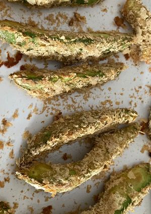 Una foto de Aguacate al horno con levadura nutricional