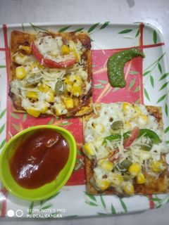ओपन कॉर्न चीज़ सैंडविच विथ होममेड रोटी (Open corn cheese sandwich with homemade roti) रेसिपी मुख्य फोटो