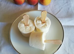 Foto di Yogurt gelato alla pesca senza gelatiera
