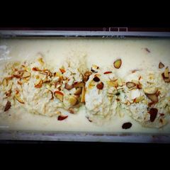 A picture of Mango stuffed bread rasmalai.