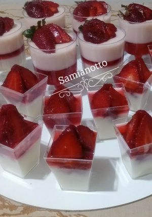 Une photo de Verrines Flan à la fraise