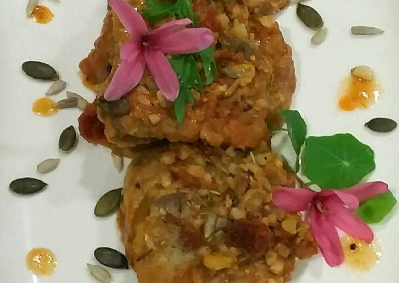 Lengua rebozada con tomate y almendras