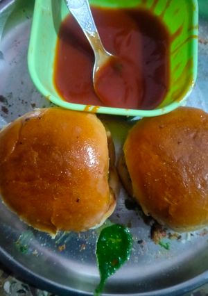 बर्गर (burger recipe in Hindi) रेसिपी मुख्य फोटो