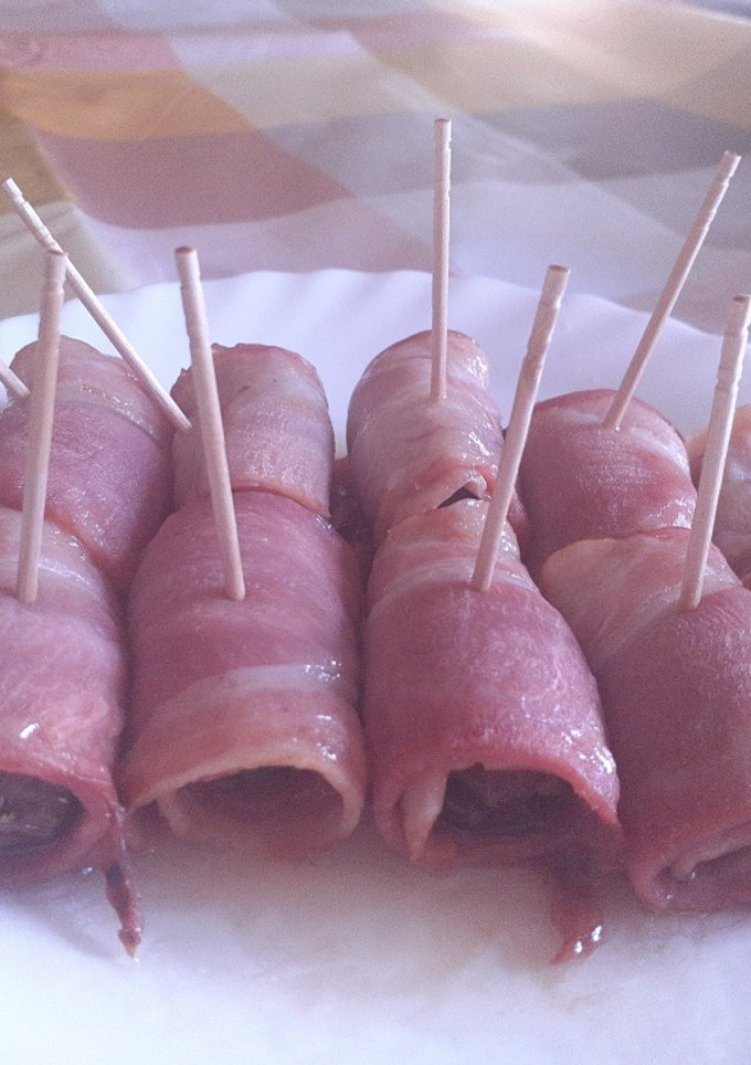 Una foto de Pincho de dátiles con bacon