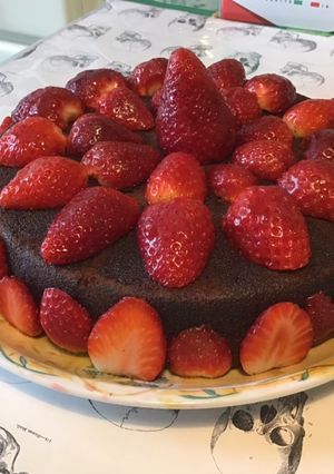 Une photo de Gâteau chocolat fraises caramel