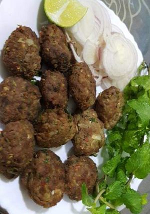 A picture of Stuffed shami kebab.