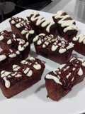 Financiers de chocolate y frambuesas