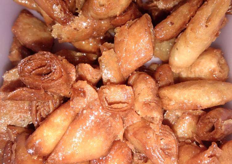Kripik lumpia manis