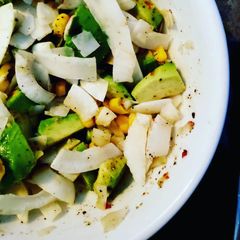A picture of Coconut+avocado+corn salad.