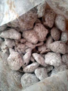 A picture of puppy chow (easy).
