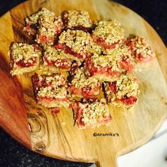 A picture of Strawberry Oats Crumble Bars: EGGLESS.